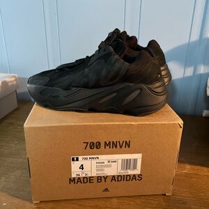 Yeezy 700 Triple Black Youth